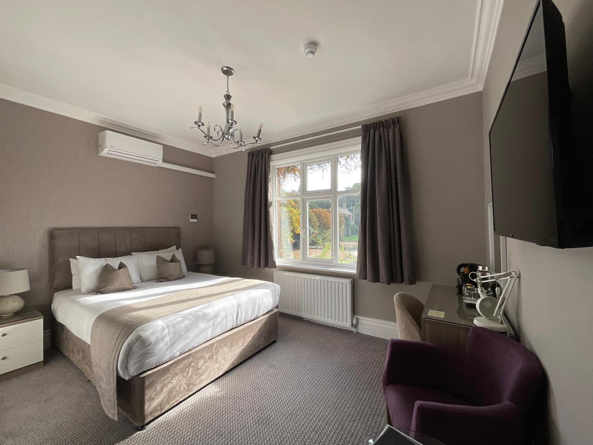 The Riverside Salisbury Luaran gambar